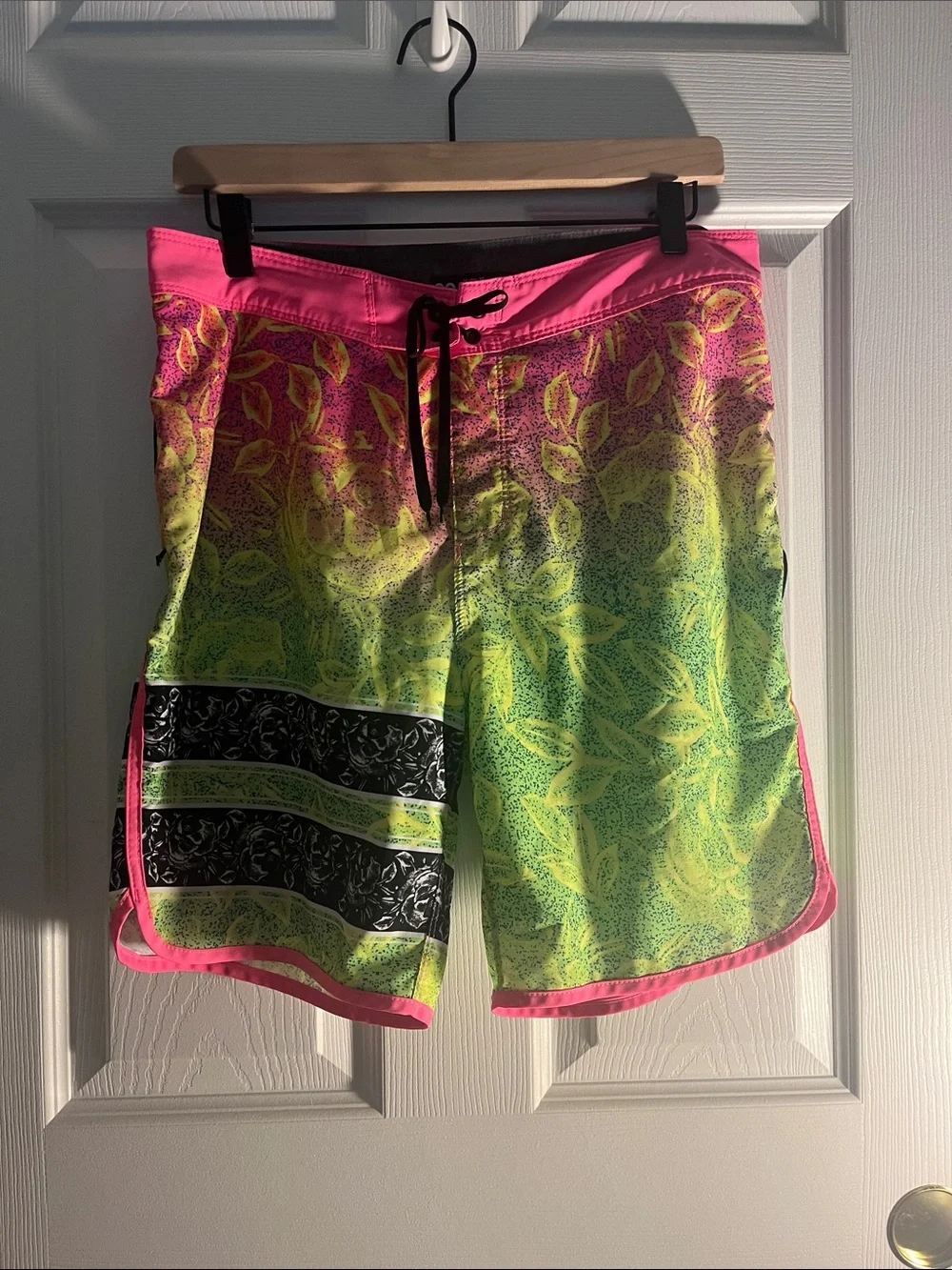 Hurley 30 Men's Neon Pink and Green Patterned Swim Shorts